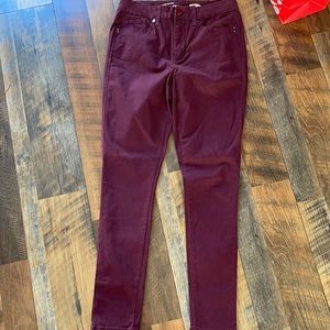 SEVEN7 Wine Color HIGH-RISE SKINNY JEANS Sz 8 L29 NWT